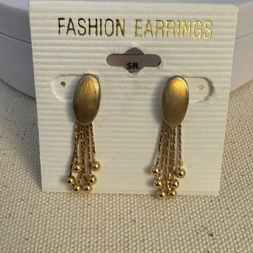 Chic Gold Dangle Earrings